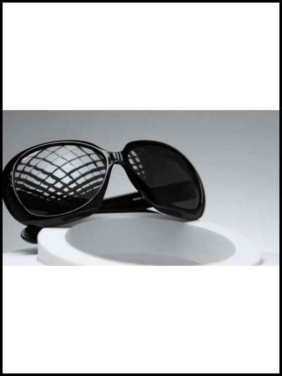 Oversized Polarized Butterfly Sunglasses with UV400 Protection Scratch Resistant